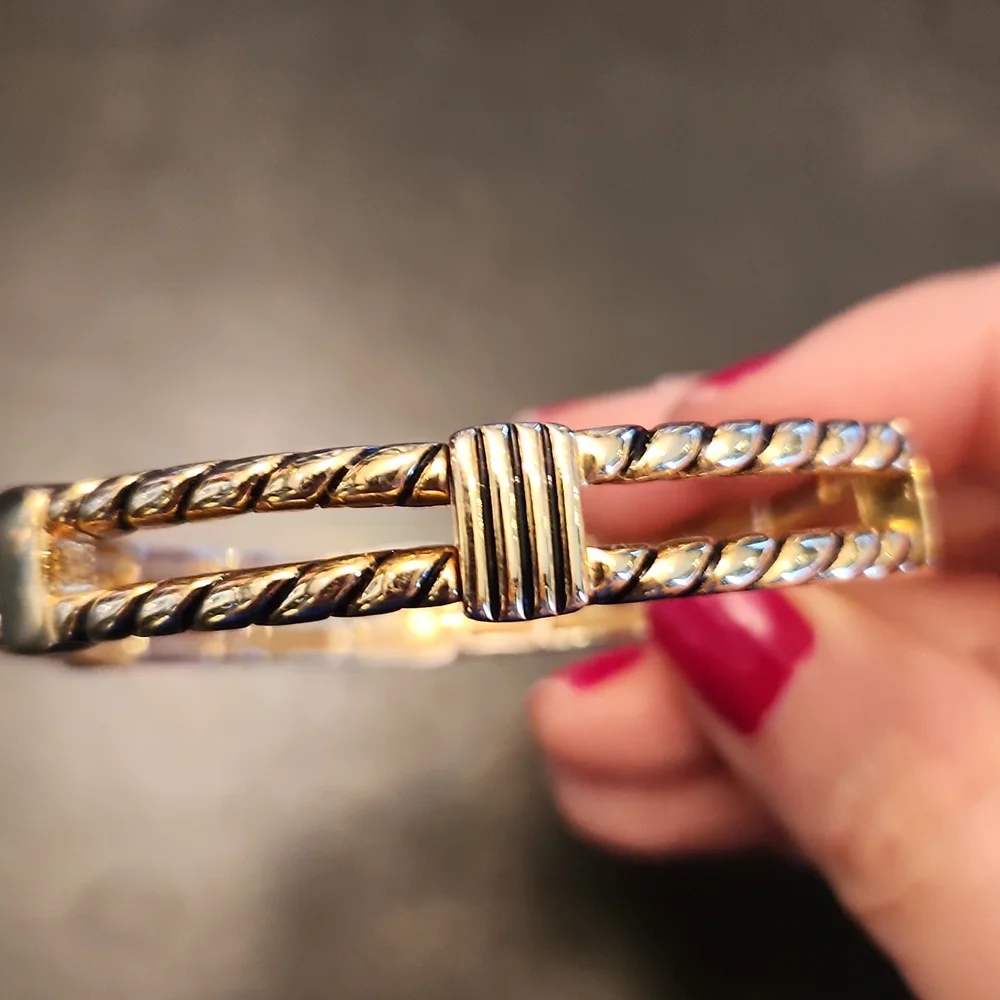 N/A stretch gold